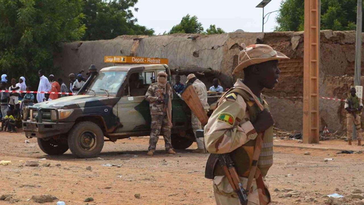 Mali'de eş zamanlı 4 saldırıda 48 sivil yaşamını yitirdi