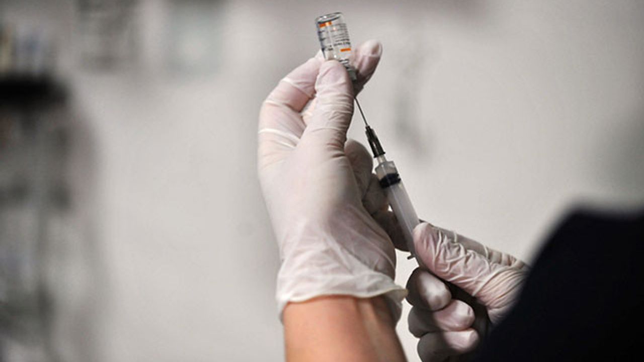 Türkiye'de koronavirüs salgınında uygulanan aşı dozu miktarı 85 milyonu geçti