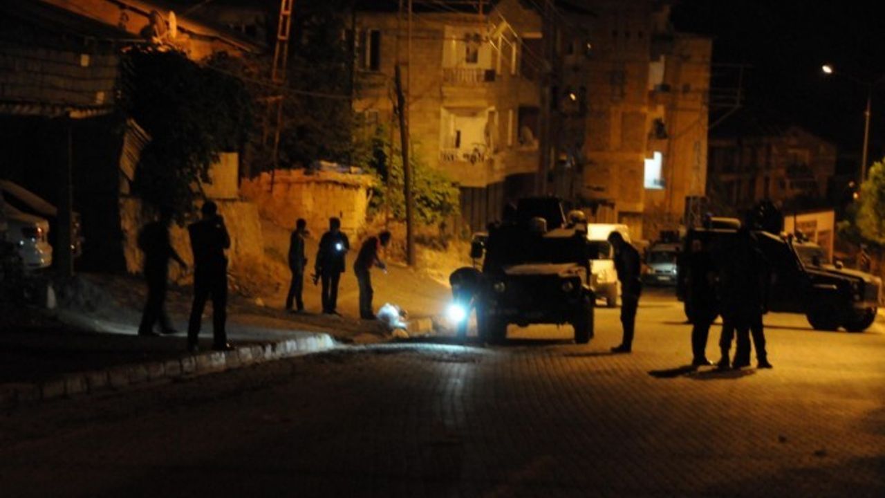 Beytüşşebap'ta polis aracının geçişi sırasında patlama