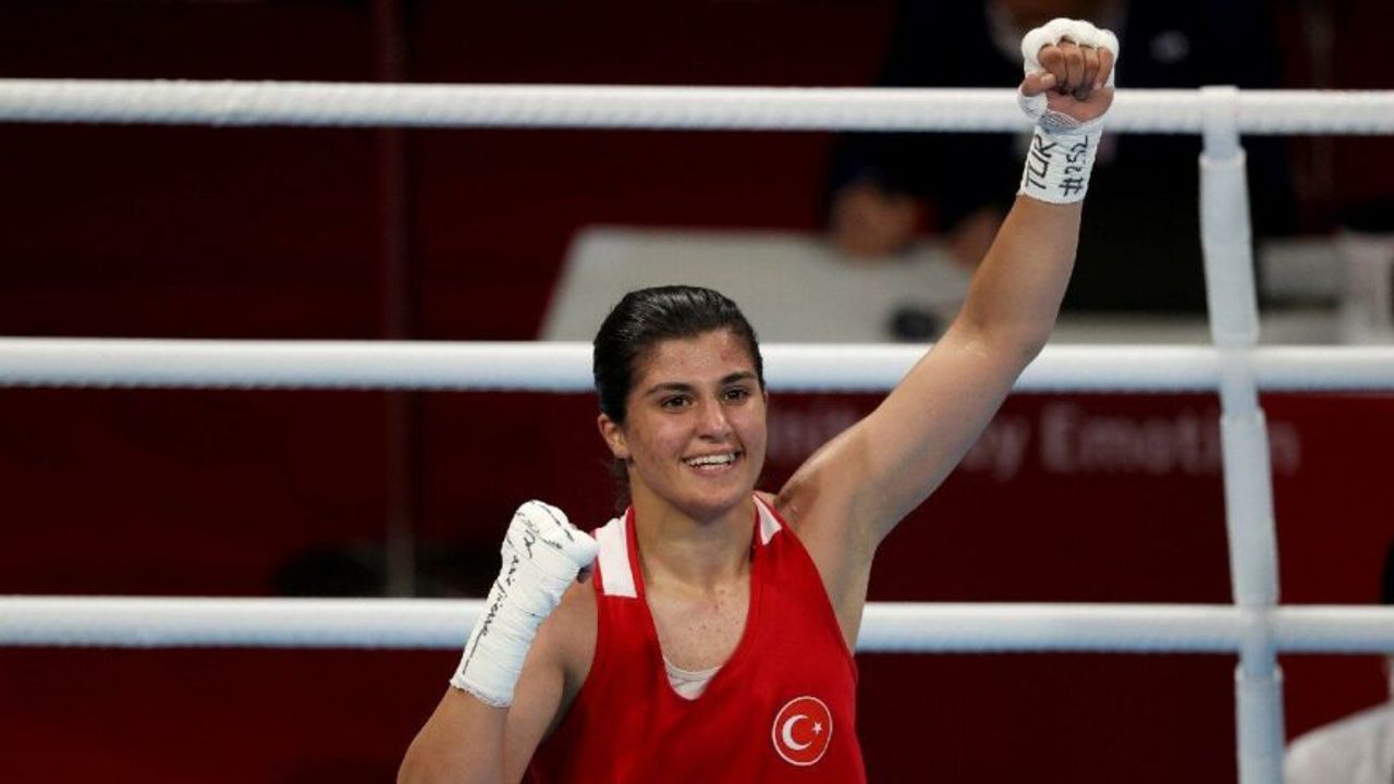 Busenaz Sürmeneli, boksta olimpiyat şampiyonu oldu