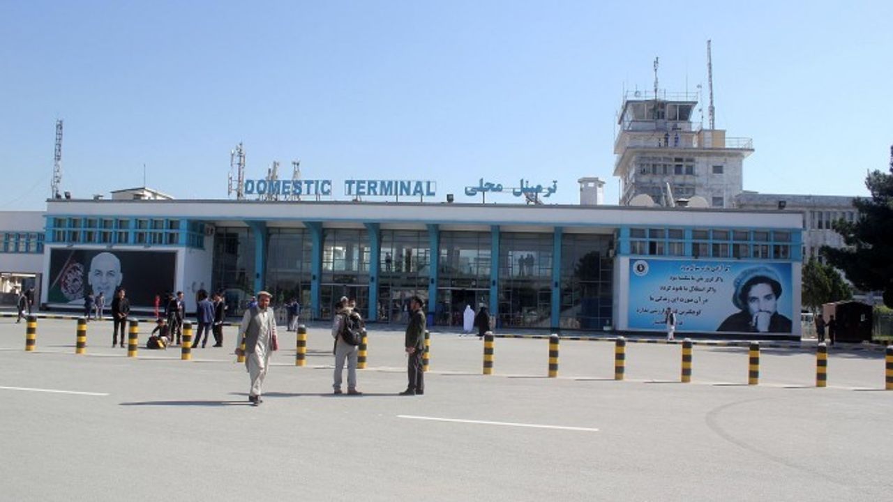 Afganistan'da Kabil Havalimanı yakınında patlama