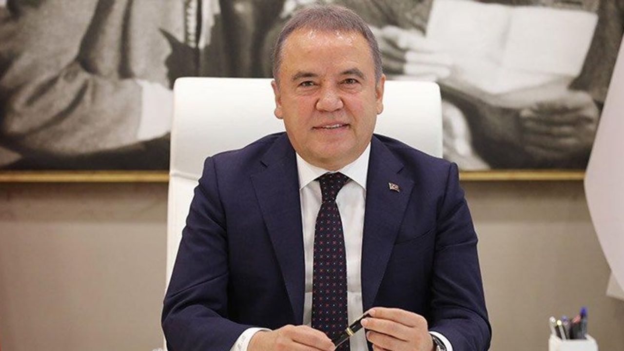 Antalya Büyükşehir Belediye Başkanı Muhittin Böcek hastaneye kaldırıldı