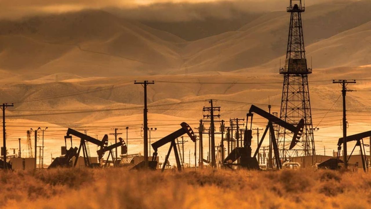 Brent petrolün varil fiyatı 87,25 dolardan işlem görüyor