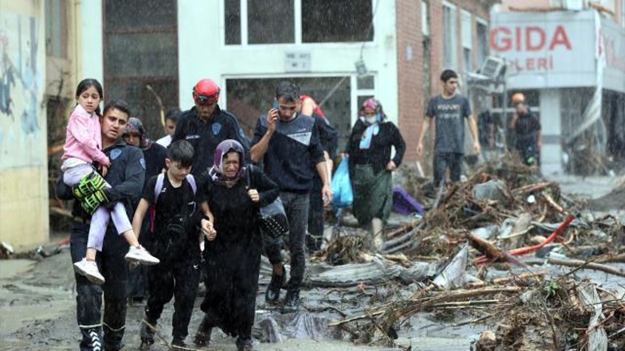 Karadeniz'deki sel felaketinde can kaybı 38'e yükseldi