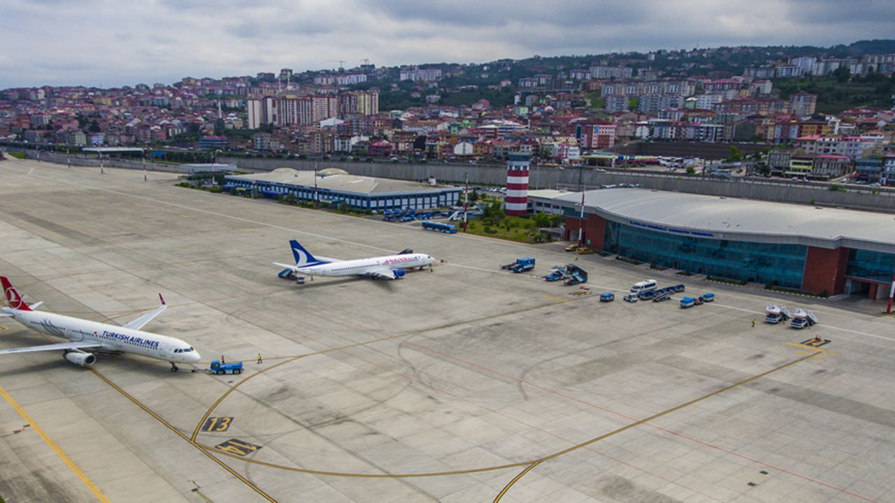 Trabzon Havalimanı pistindeki çatlak nedeniyle uçuşlar iptal edildi
