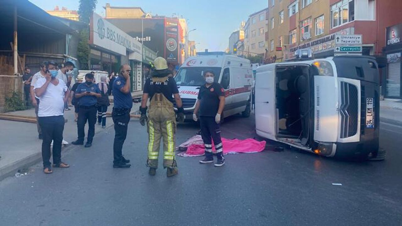 İstanbul'da servis minibüsü kaza yaptı