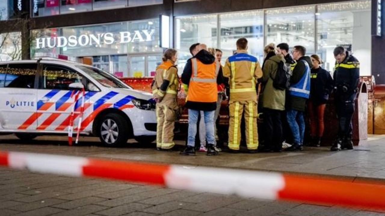 Hollanda'da bıçaklı saldırı