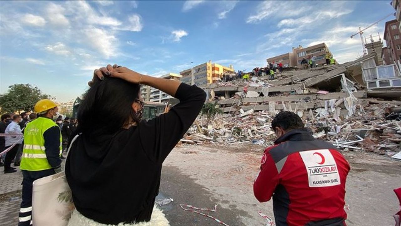 İzmir'de 6828 depremzede, boş senet imzalamak zorunda bırakıldı