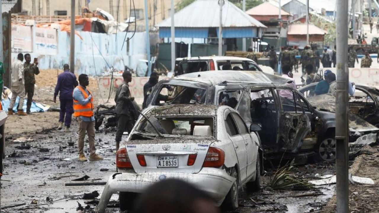 Somali'de bomba yüklü araçla saldırı: En az 8 ölü
