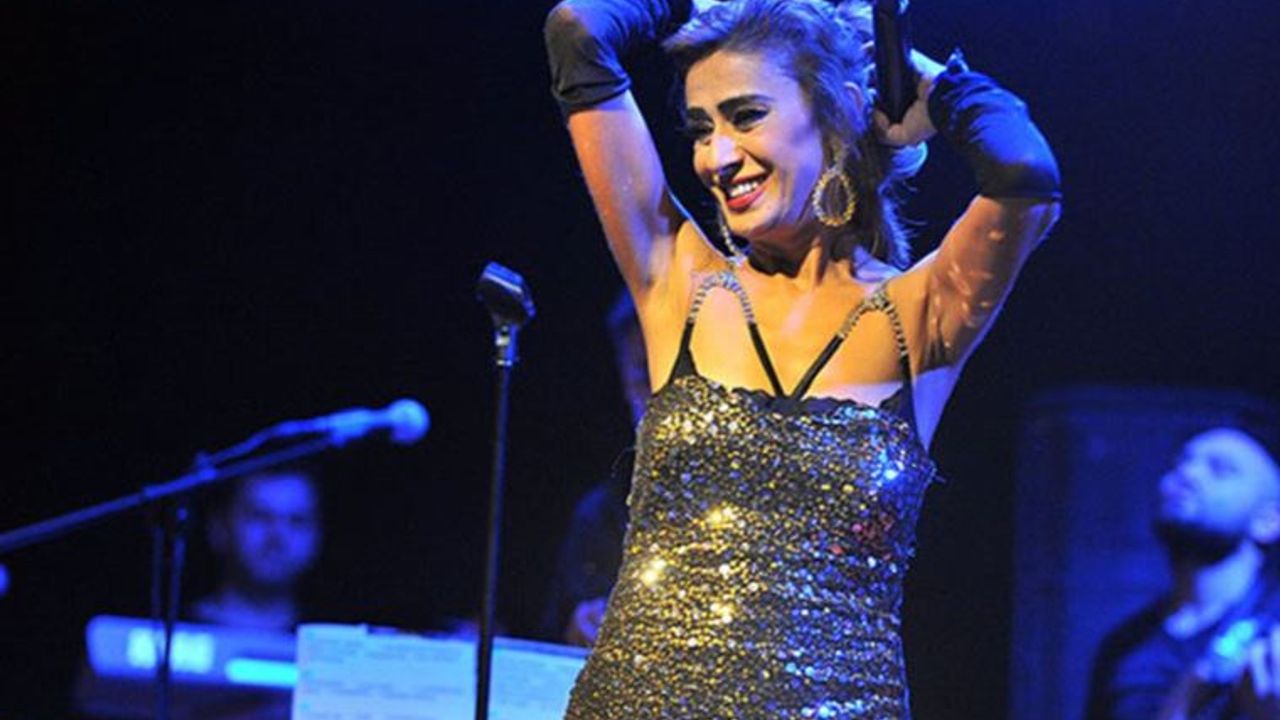 Aşı olmayan Yıldız Tilbe'nin Kıbrıs'ta vereceği konser iptal edildi