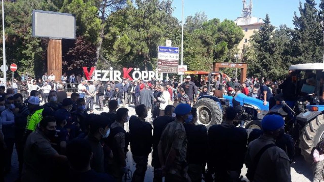 Arazi toplulaştırma kararına belediye önünde tepki gösteren köylülerden 2’si tutuklandı