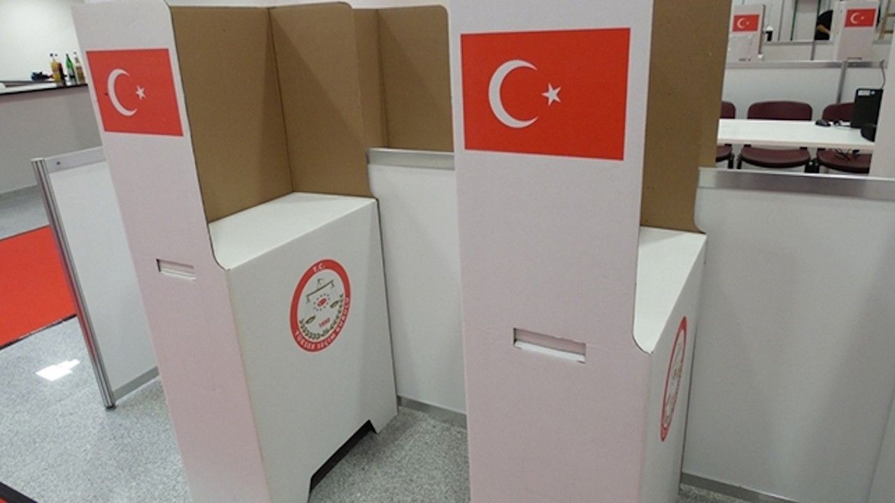 İYİ Parti YSK Temsilcisi Öztürk: "200 bin karton oy verme kabini alınacak"