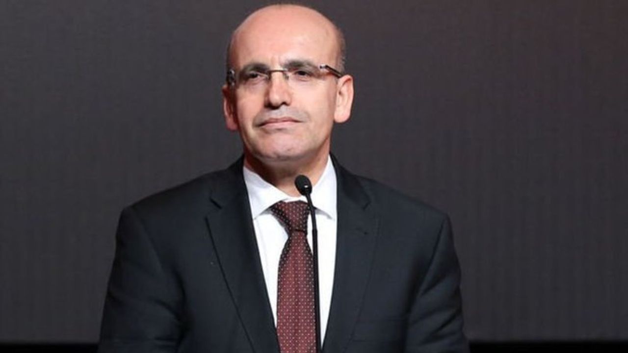 Mehmet Şimşek'e yakın kaynaktan iddialara yanıt: "Gündeminde siyaset yok"