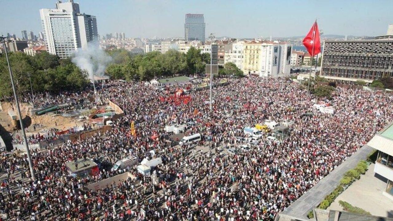 Sanatçılardan Gezi kararına tepki