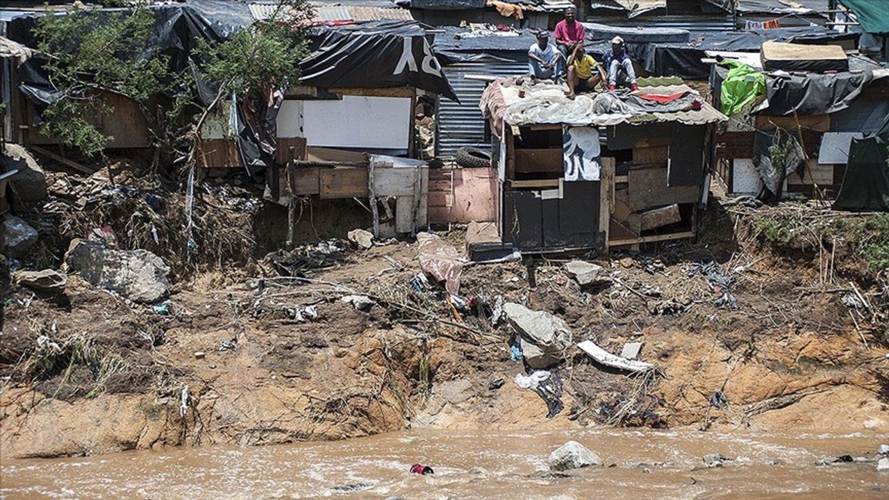Güney Afrika'da yaşanan sel felaketinde yaşamını yitirenlerin sayısı 341'e yükseldi