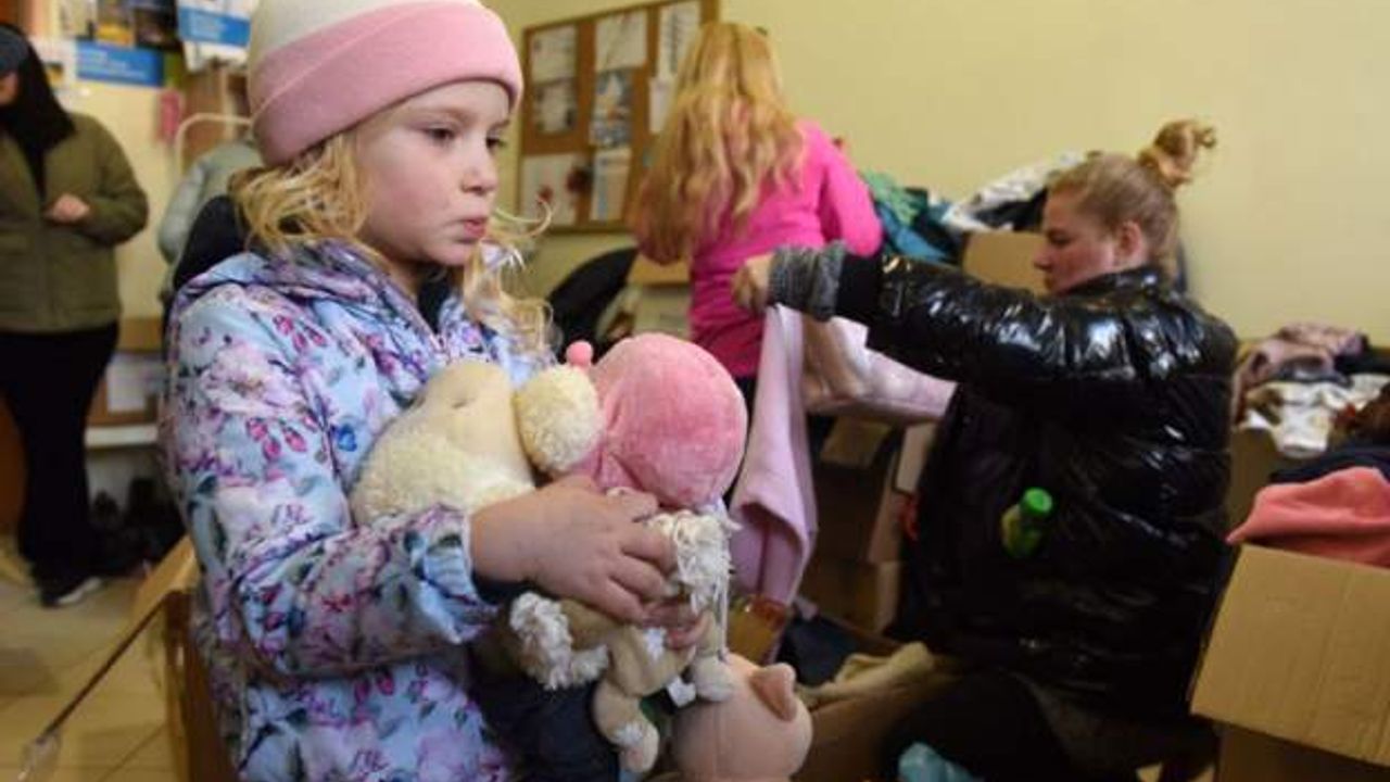 "Ukraynalı çocukların yaklaşık üçte ikisi işgal sonrası evlerini terk etti"