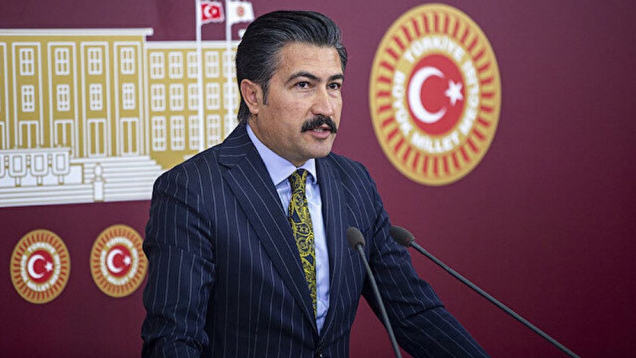 Gazeteci İsmail Saymaz: "AK Parti, Cahit Özkan’dan istifa etmesini istedi"