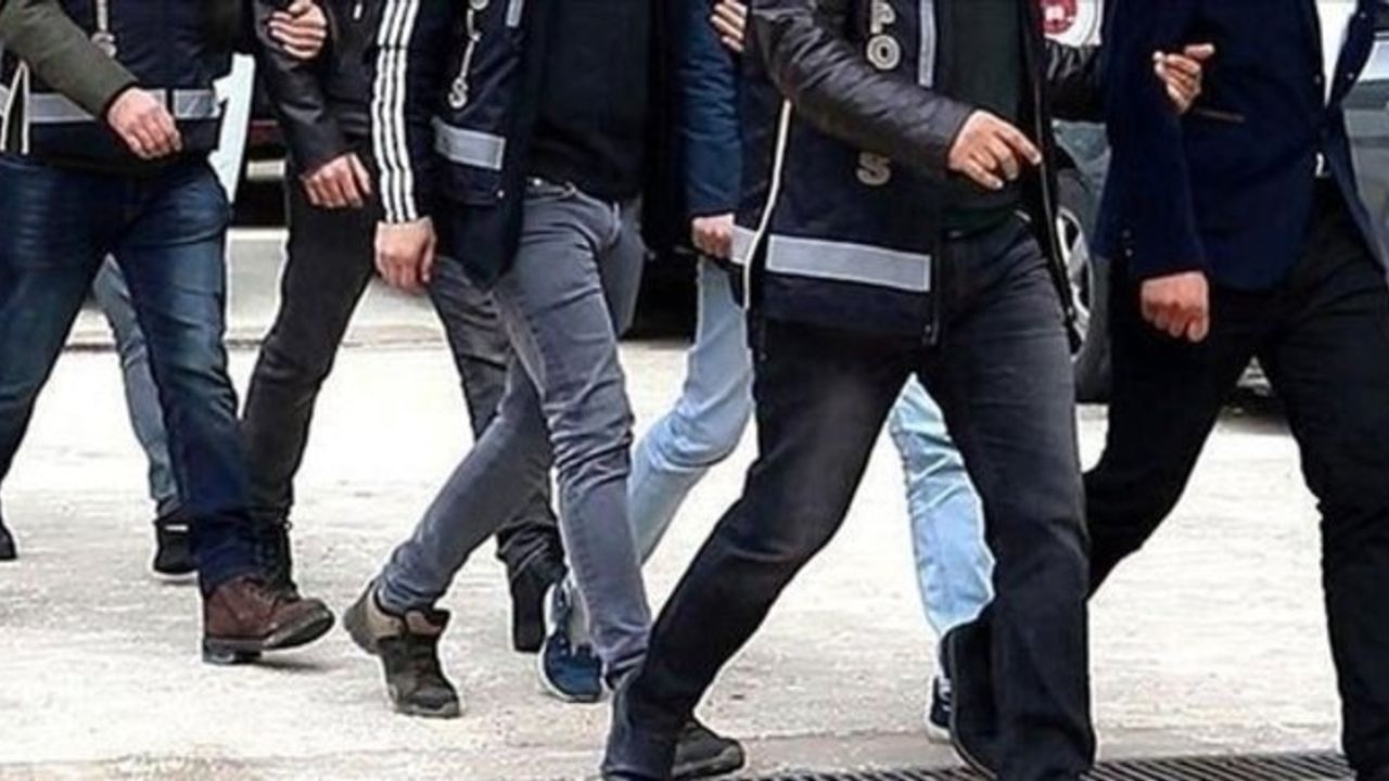 Ankara'da ev baskınıyla 9 kişi gözaltına alındı