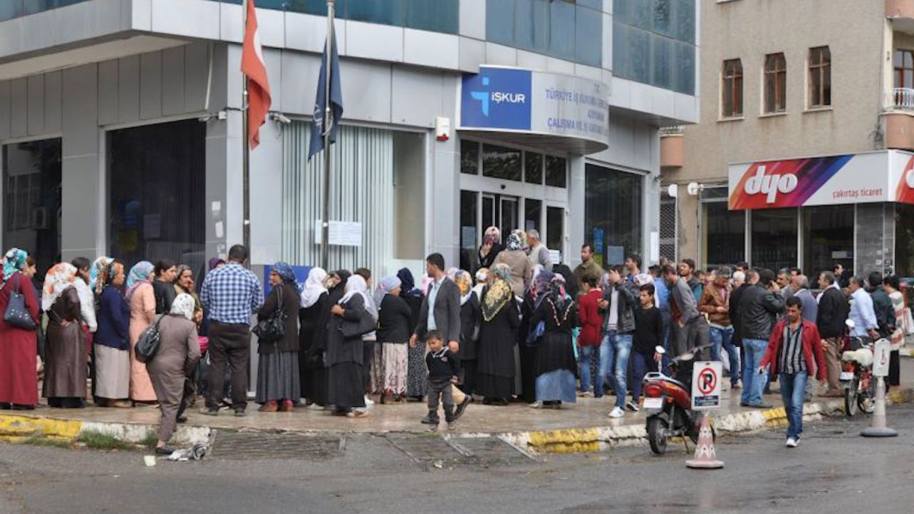 TÜİK'e göre Türkiye’de kayıtlı işsiz sayısı Nisan ayında yüzde 23 arttı