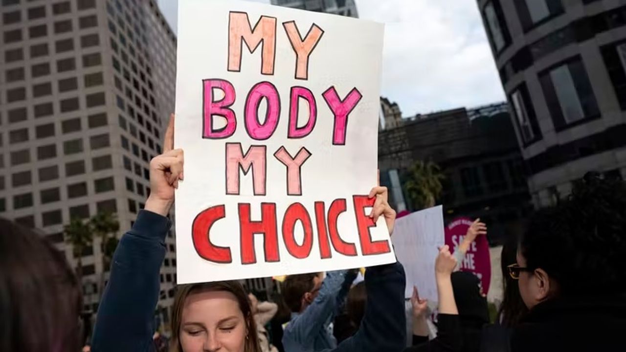 ABD'li kadınlardan kürtaj yasağına karşı seks grevi