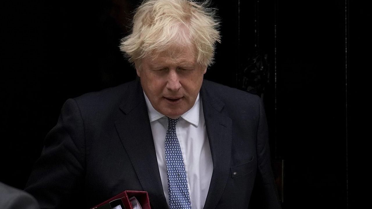 İngiltere Başbakanı Johnson güven tazeledi