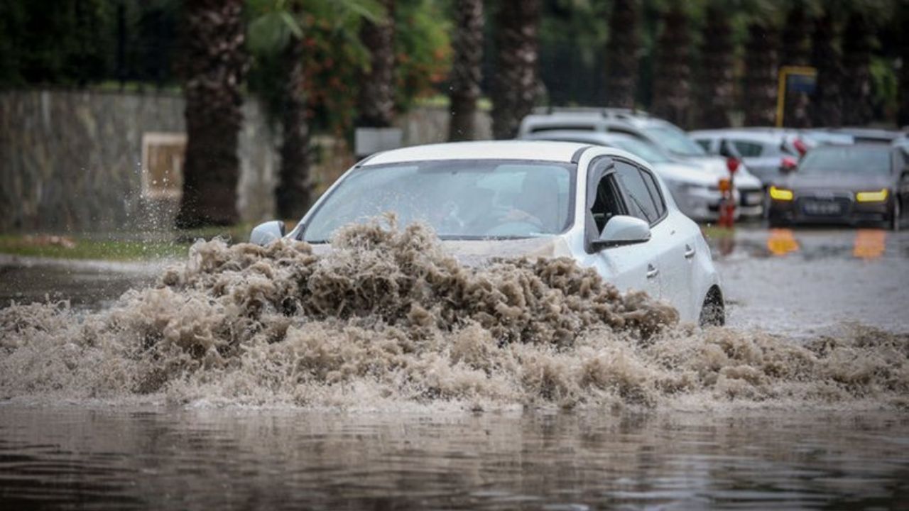 Sel tehdidi sürüyor: Ankara ve İstanbul dahil 20 il için şiddetli yağış uyarısı