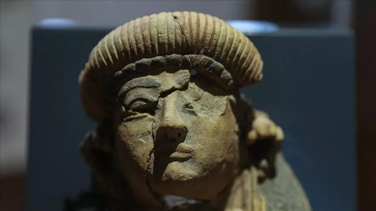 İzmir’de 1930’lu yıllarda bulunan Athena heykelinin parçaları birleştirildi: Sergileniyor