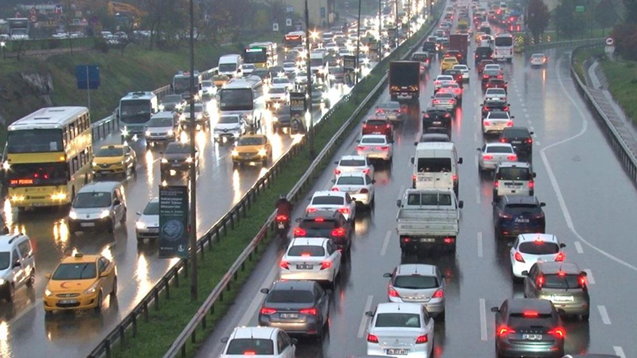 TÜİK verilerine göre trafiğe kayıtlı araç sayısı yüzde 4,3 azaldı