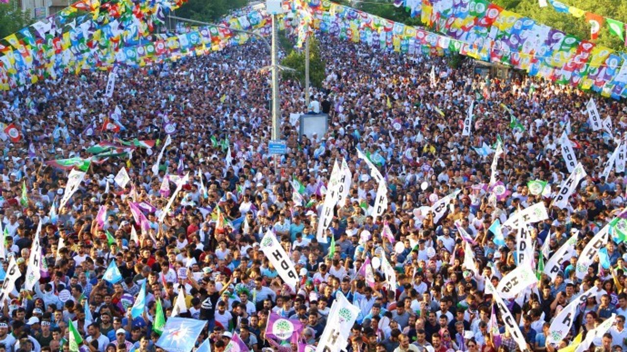 HDP "Çözüm Biz’de" sloganıyla sahaya iniyor: Bölge mitingleri düzenlenecek