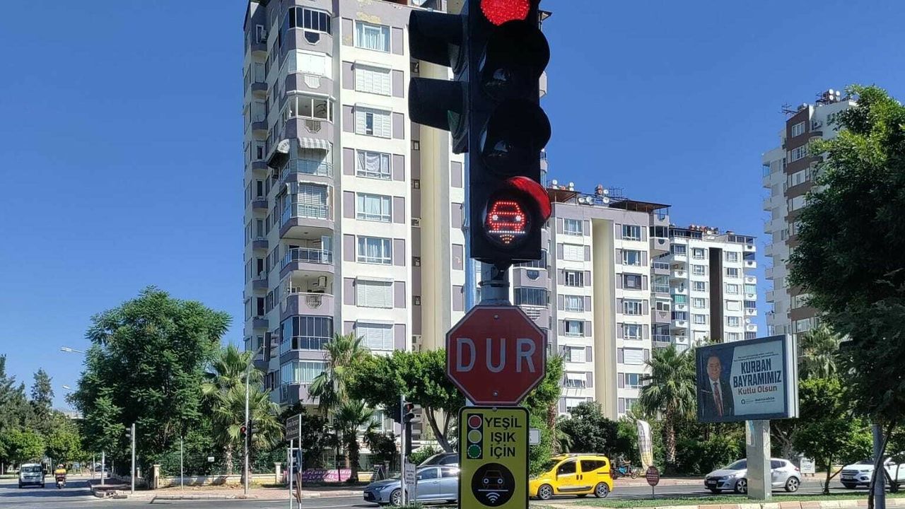 Antalya Büyükşehir'den kent içi trafiğe 'Akıllı' çözüm