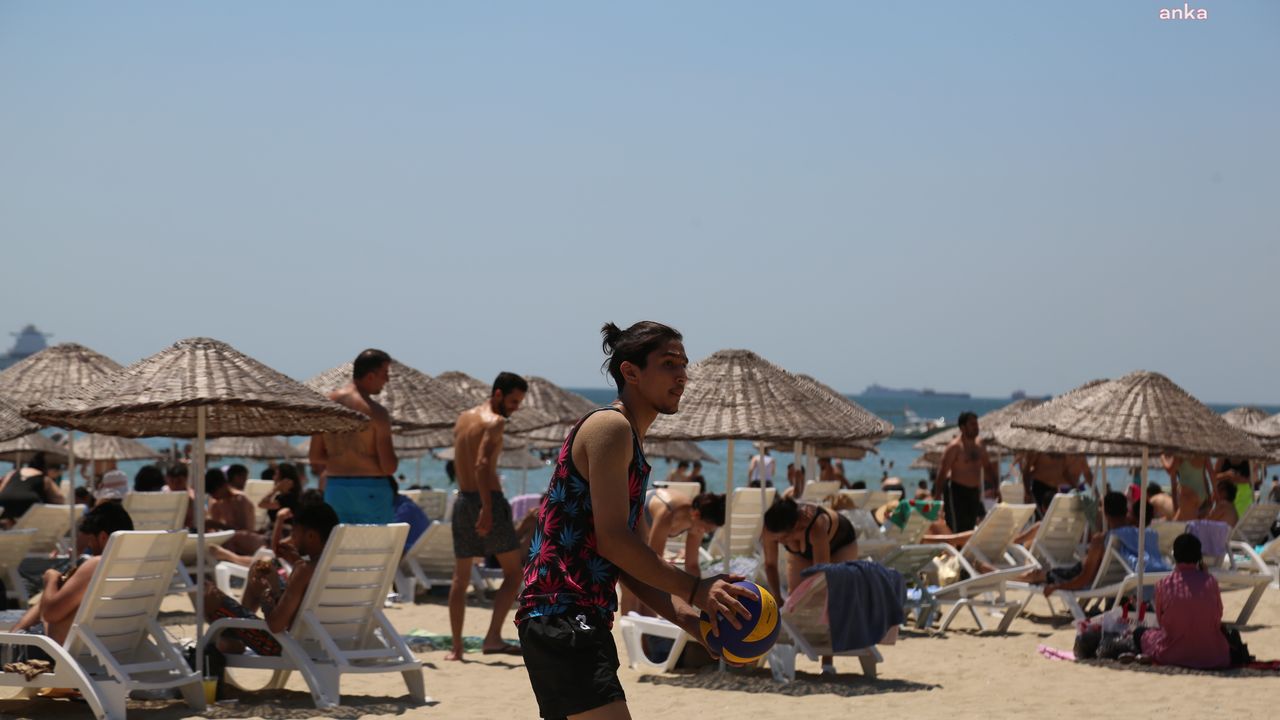 Tatilde İBB plajları eğlenceli ve hareketli