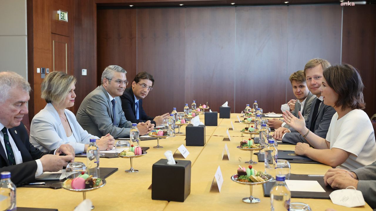 CHP Heyeti, Federal Almanya Cumhuriyeti Dışişleri Bakanı Baerbock ile görüştü