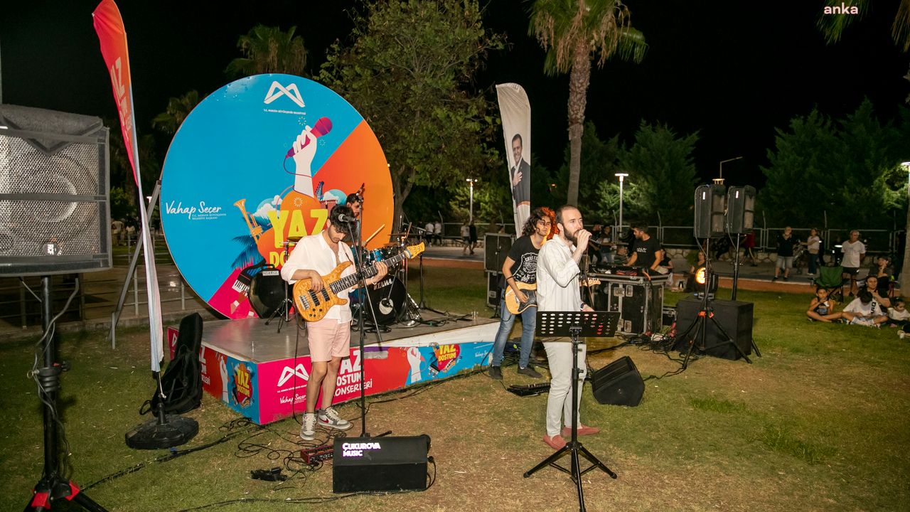 Mersin Büyükşehir Belediyesi'nin 'Yaz Dostum Konseri' başladı