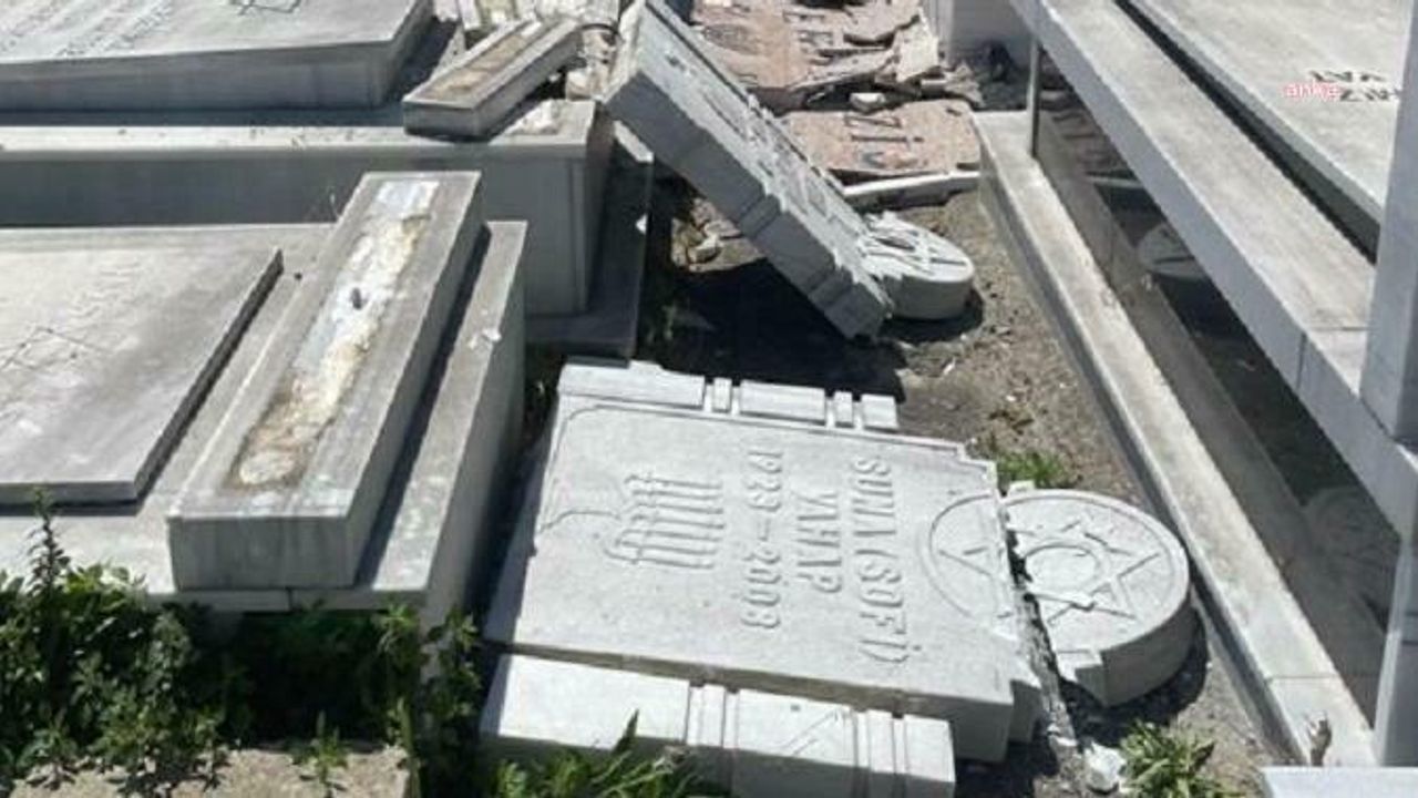 Yahudi mezarlarını tahrip eden çocuklar ailelerine teslim edildi