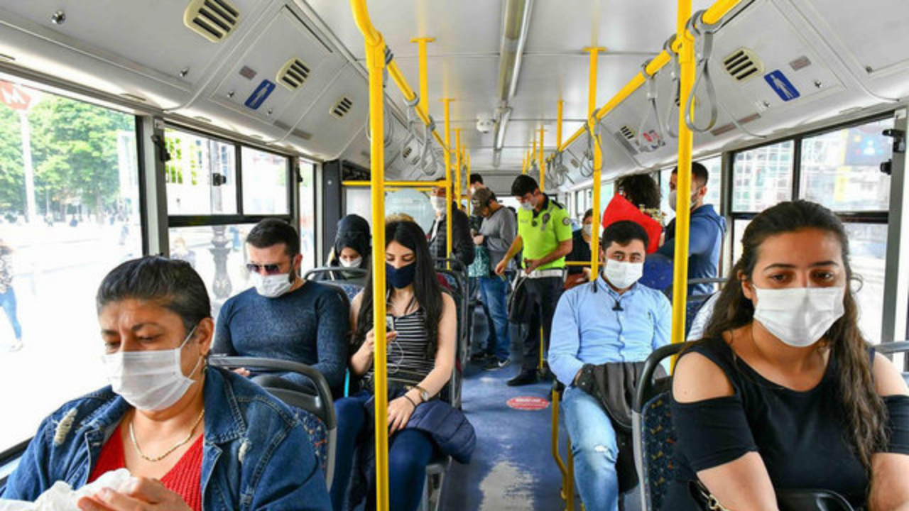 Türk Tabipleri Birliği: Kapalı mekanlarda maskeye geri dönülmeli