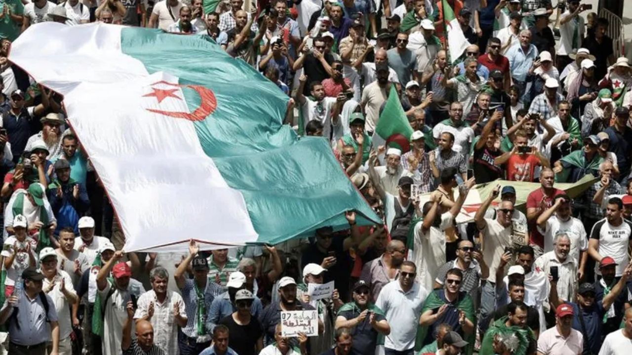 Cezayir'de bağımsızlığın yıldönümünde genel af