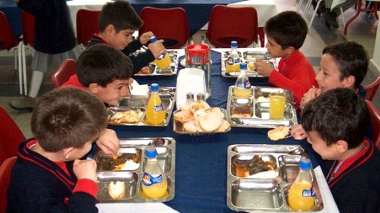 Özel okullarda yemek ücretlerine zam: 8 bin 100 TL!