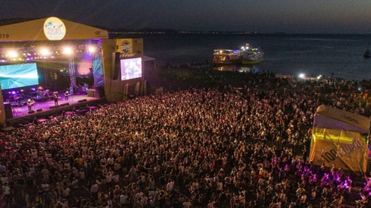 Zeytinli Rock Festivali organizasyon firması, festival yasağını mahkemeye taşıdı