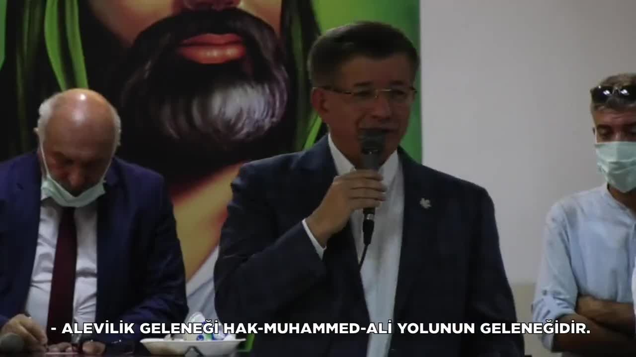 Davutoğlu, İstanbul'un Zeytinburnu ilçesindeki Erikli Baba Dergahını ziyaret etti
