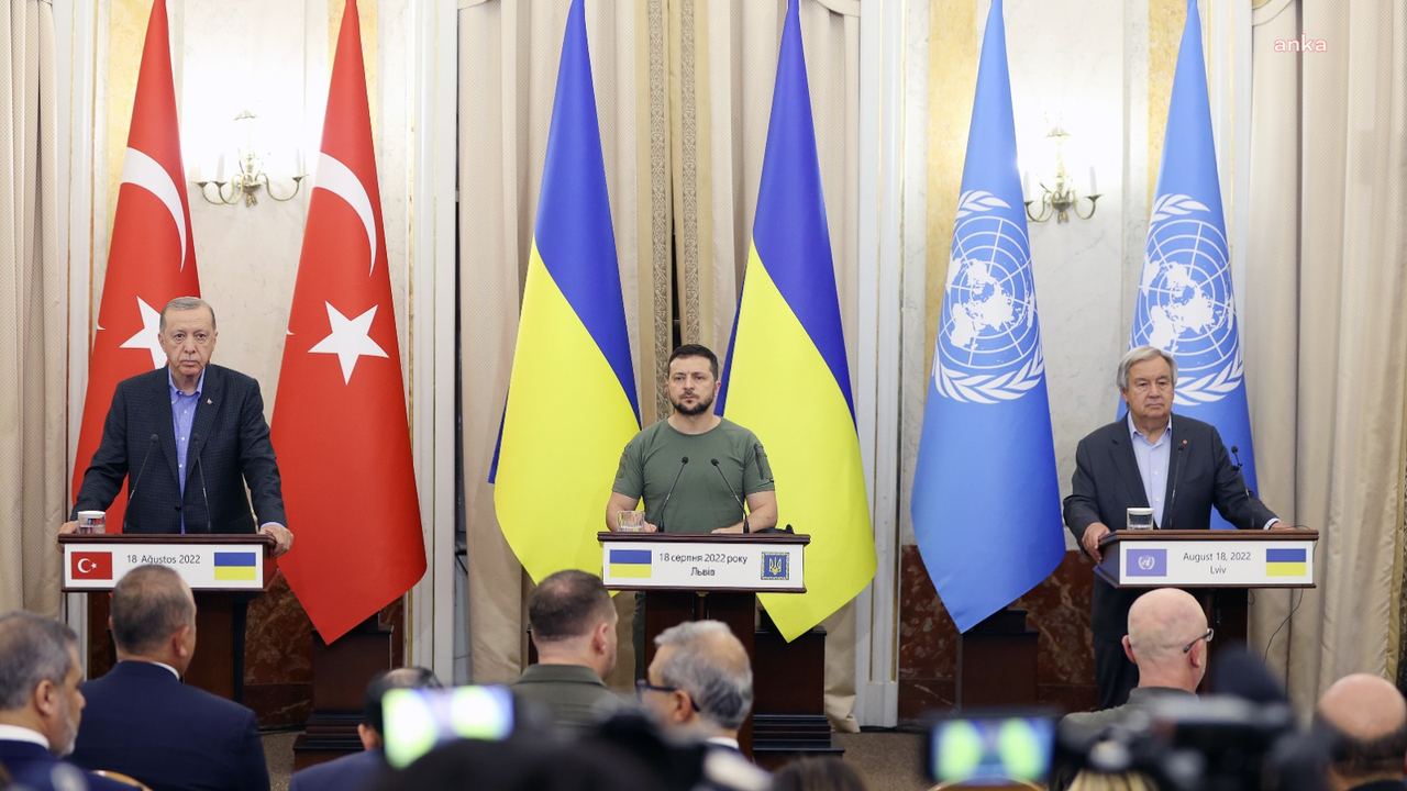 Erdoğan'dan Ukrayna zirvesi açıklaması: Savaşın müzakere masasında çözüleceğine inanıyorum