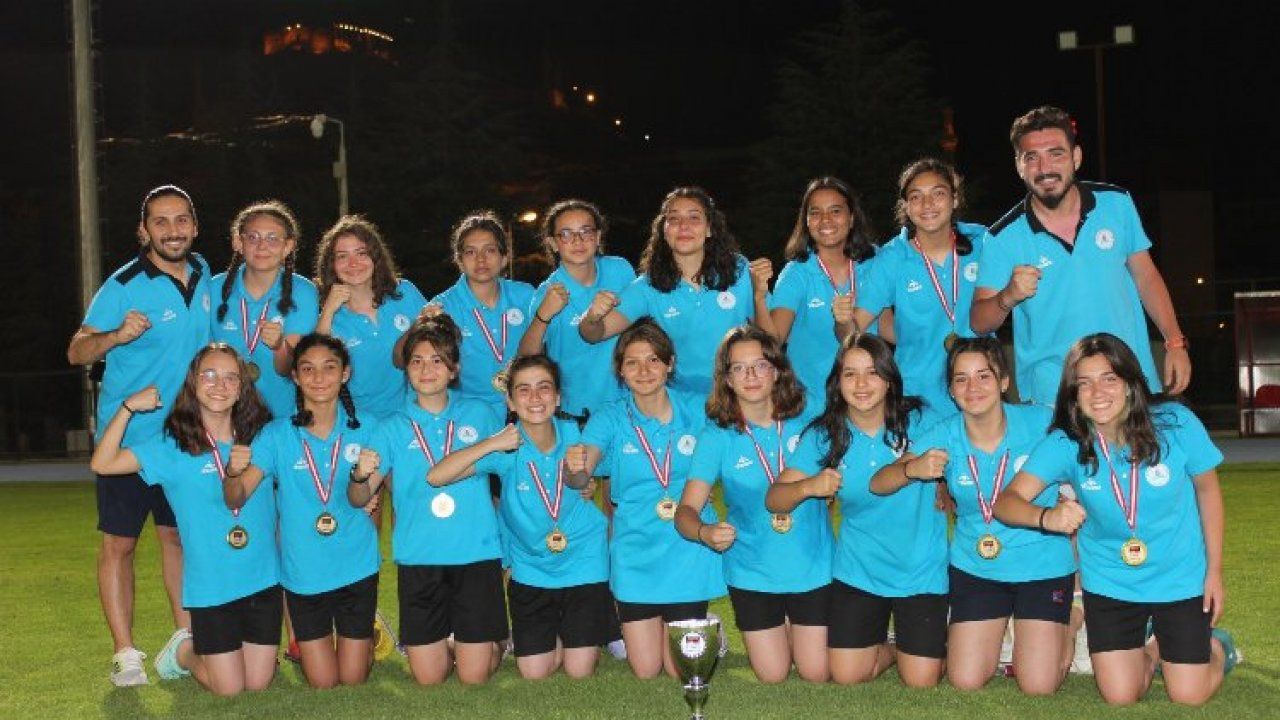 Nevşehir Belediyesi Su Topu Takımı şampiyon oldu