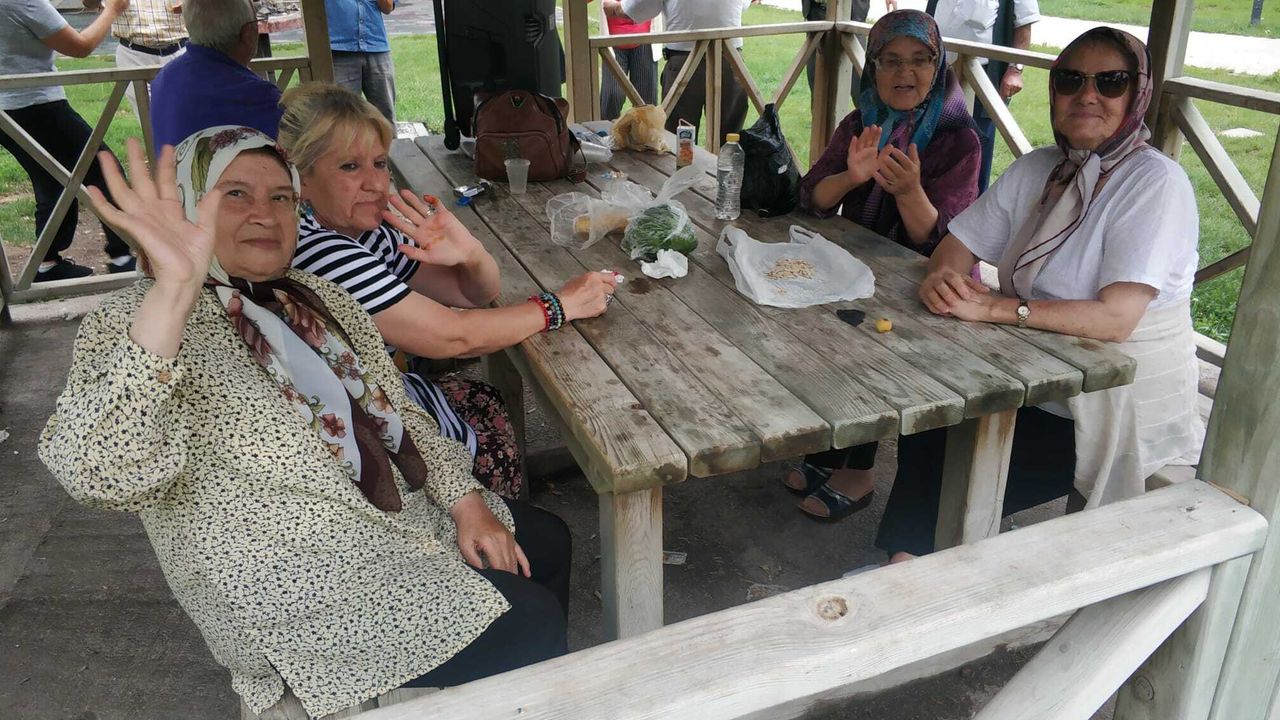 Odunpazarı Belediyesi, ileri yaştaki yurttaşlar için piknik düzenledi