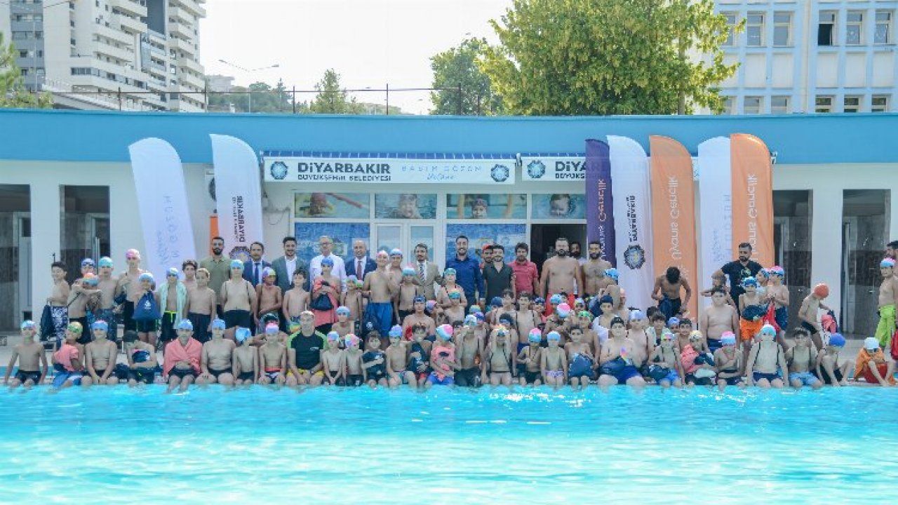 Diyarbakır'da öğrencilere spor malzemesi desteği
