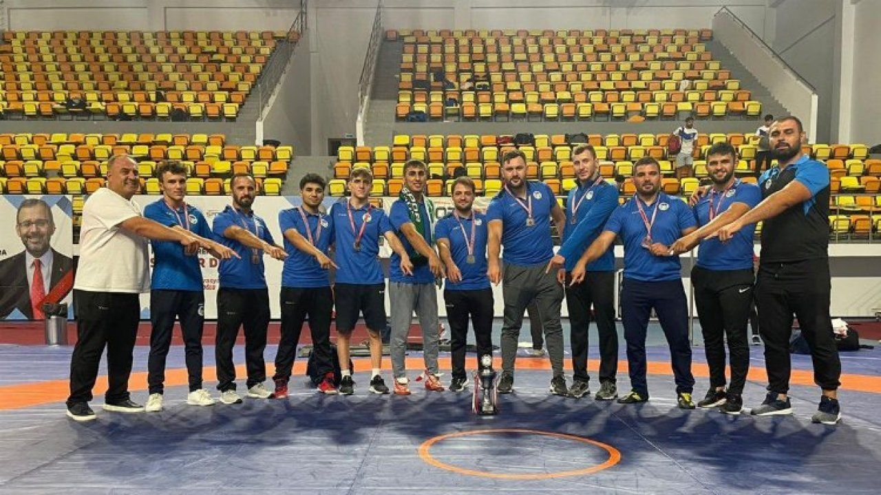 Sakarya güreş takımı Türkiye 1. Ligi’ne yükseldi