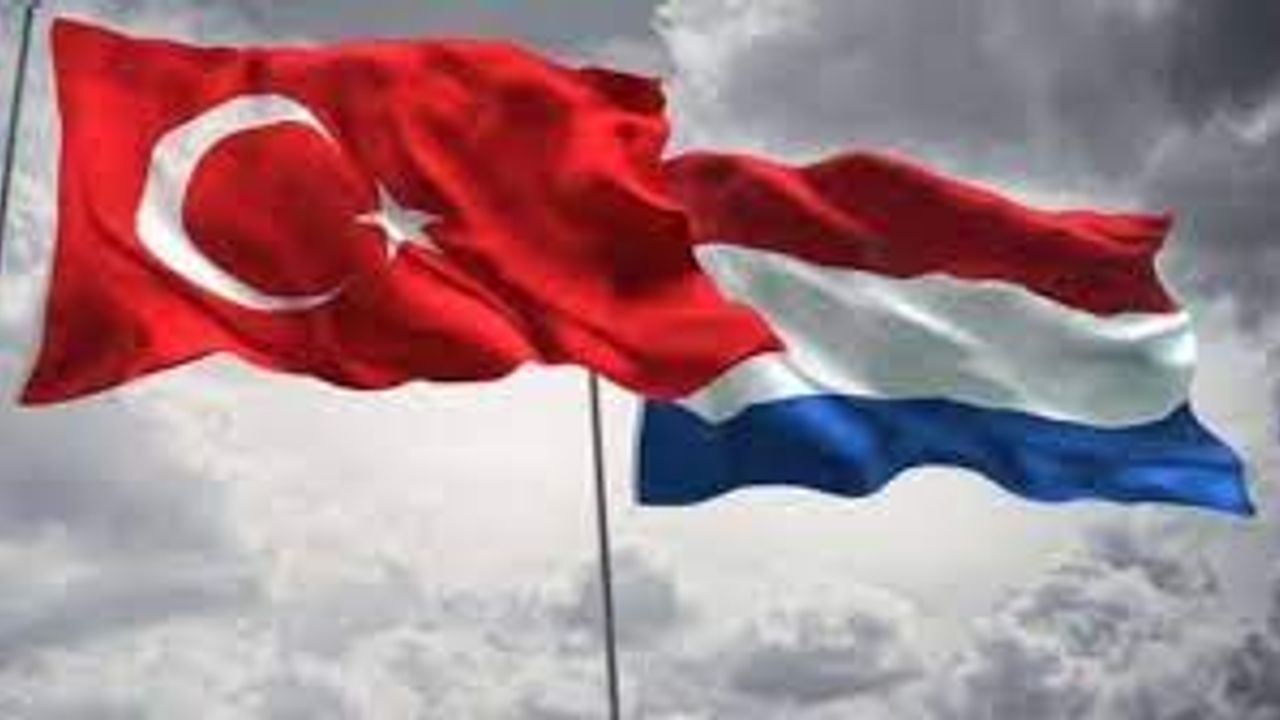 Hollanda Türkiye’den mülteci kabulünü askıya aldı