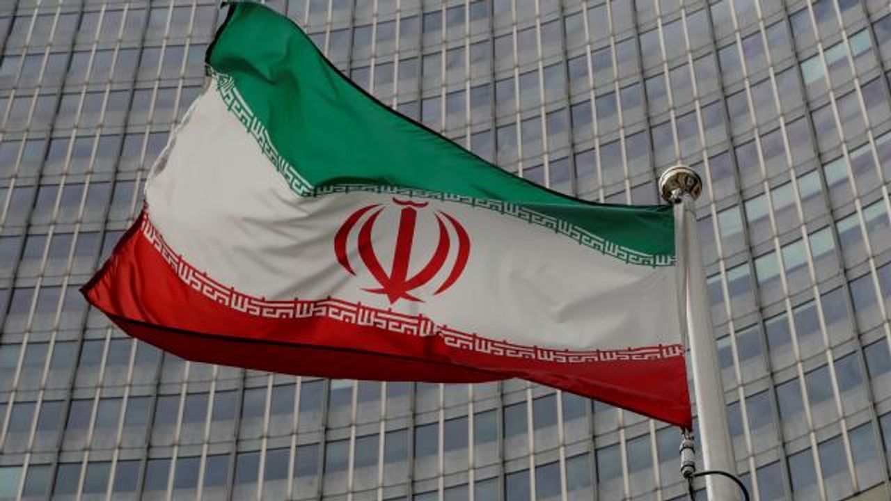 İran Petrol Bakanı, akaryakıt istasyonlarına İsrail'in siber saldırı düzenlediğini doğruladı