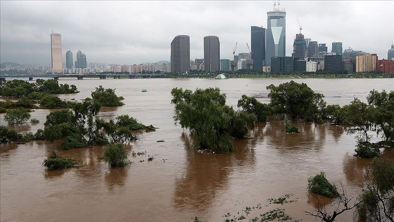 Güney Kore’de etkili olan yağış nedeniyle 8 kişi hayatını kaybetti