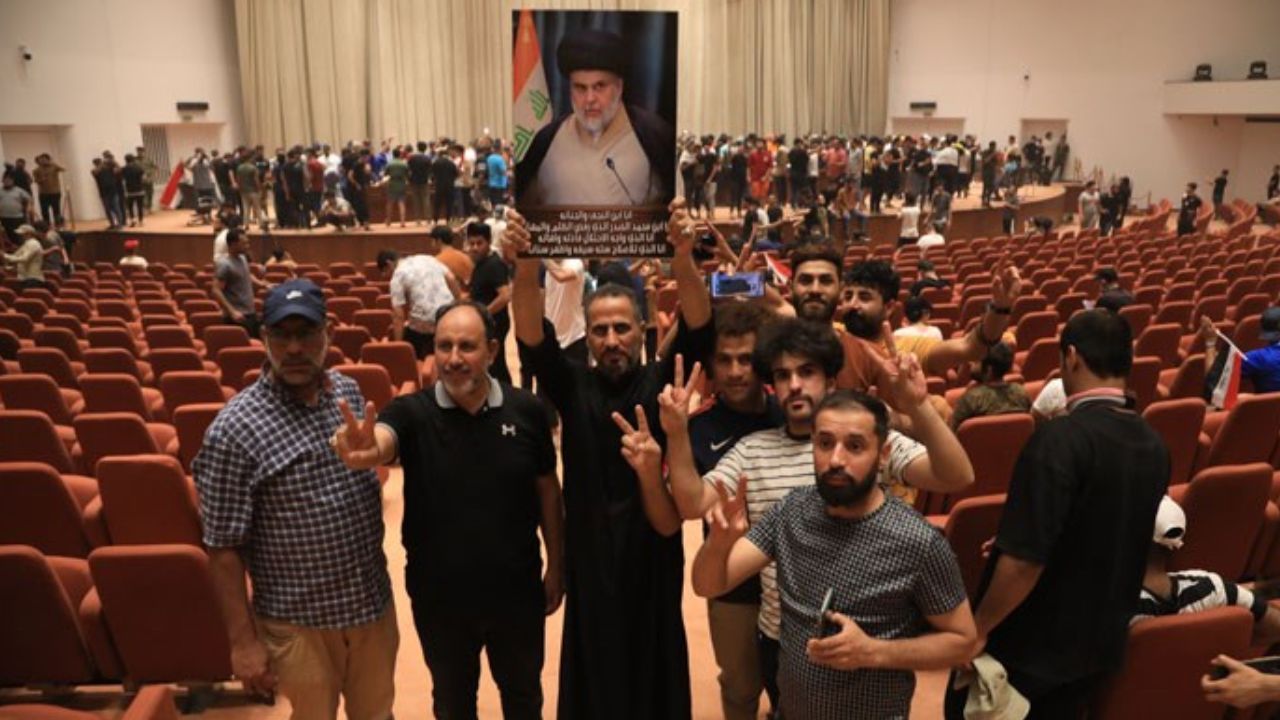 Irak durulmuyor. Sadr Hareketi lideri erken seçim istedi ve taraftarlarına "eylemlere devam edin" dedi