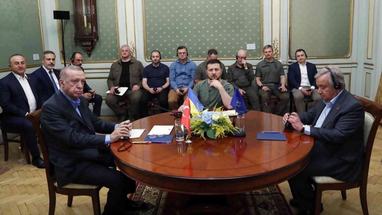Zelenskiy üçlü zirve sonrası Telegram'dan açıklama yaptı: Tahıl girişimini ve Zaporojye'yi NGS'yi konuştuk
