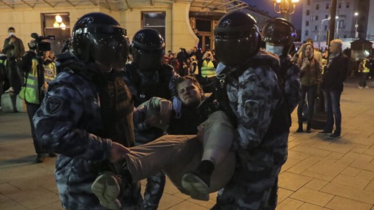 Rusya'da seferberlik protestoları: 1311 kişi gözaltına alındı